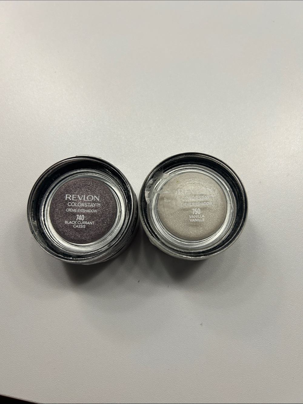 Revlon ColorStay Creme Eyeshadow Duo - Black Currant casis #740 & Vanilla #750